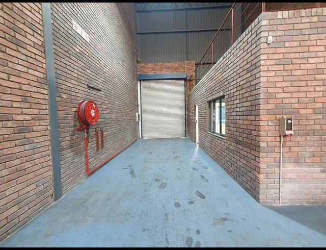 2,805M² WAREHOUSE FOR SALE IN ORMONDE